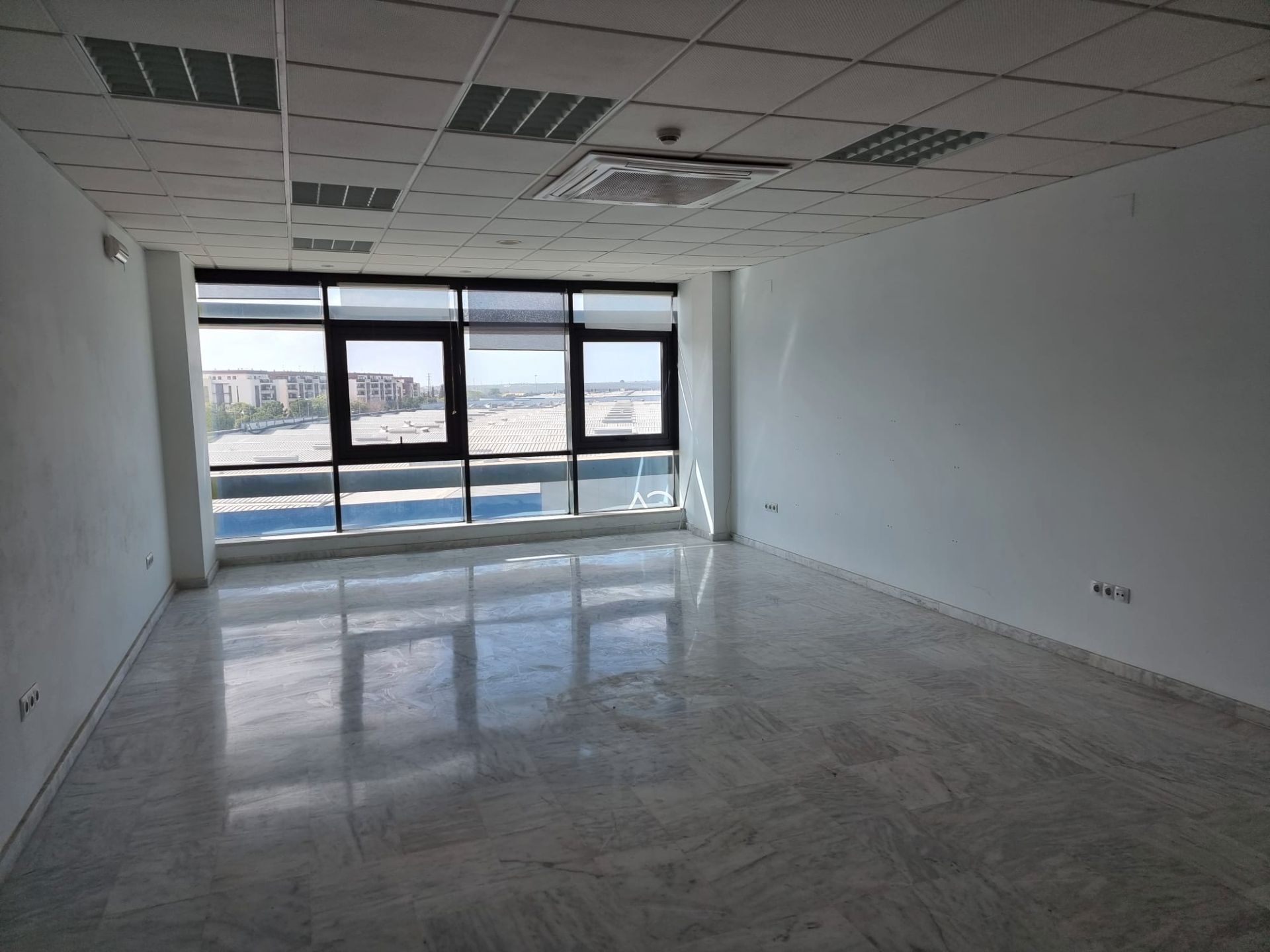 Büro zur Miete in Calle Industria, Pisa