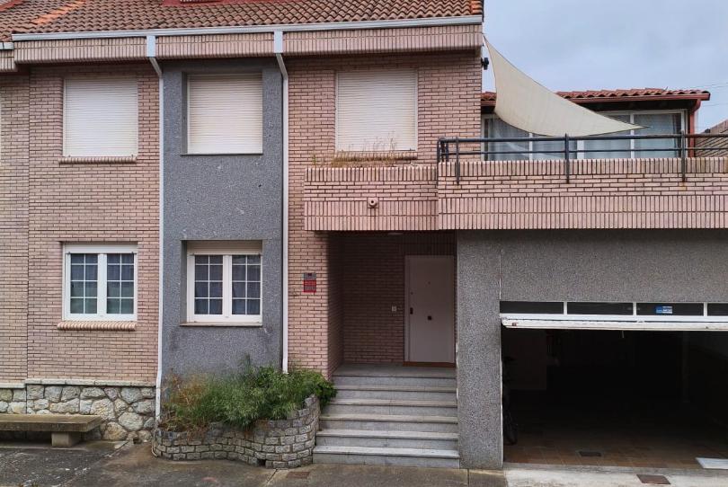 Foto 1 de Casa adosada en venda a Villaquilambre, León