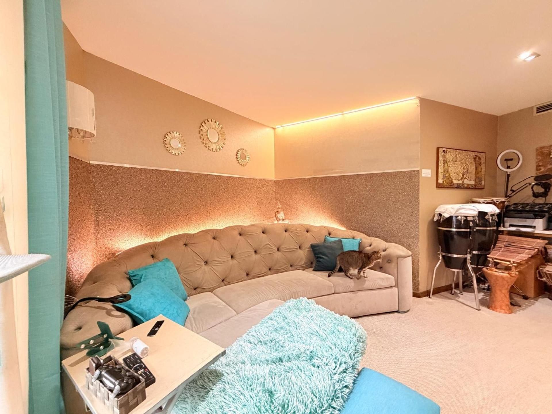 Sala d'estar de Pis en venda en Pontevedra Capital  amb Aire condicionat, Calefacció i Balcó