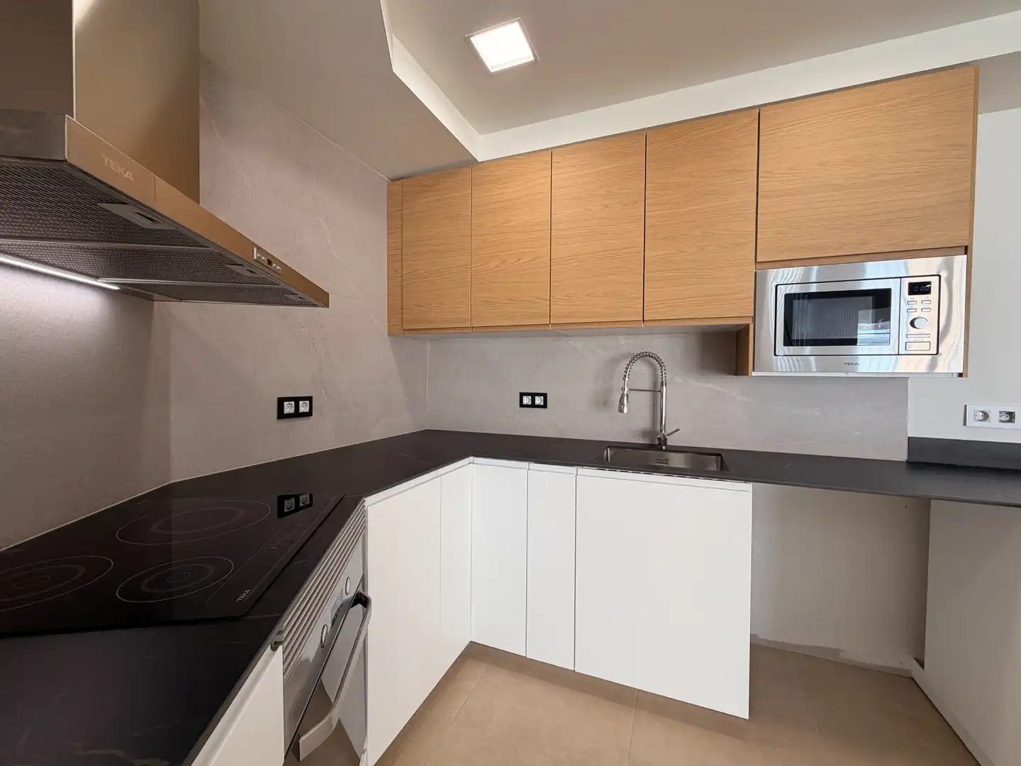 Cocina de Dúplex en venta en Terrassa con Aire acondicionado, Calefacción y Terraza