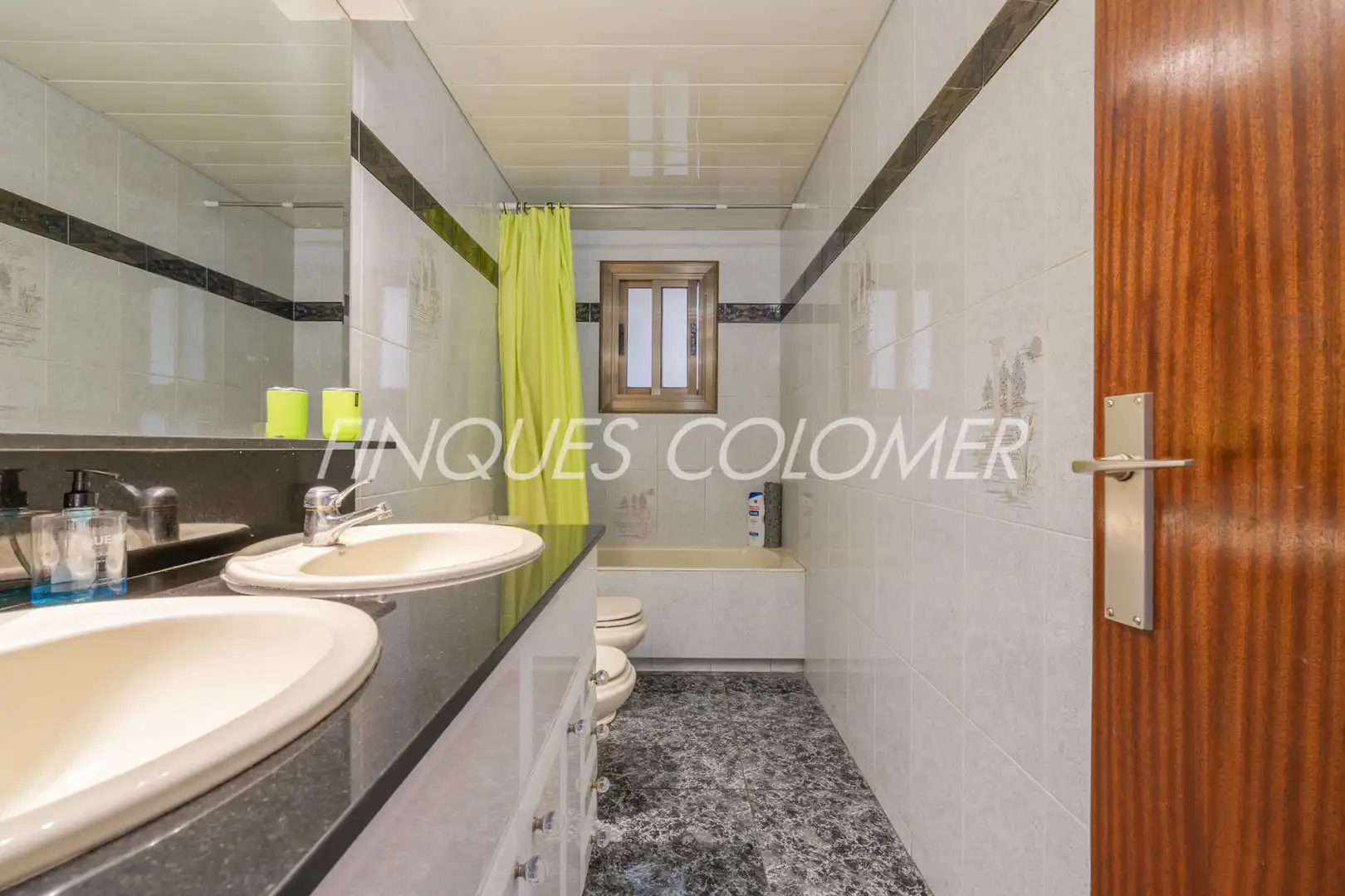 Baño de Piso en venta en Rubí con Aire acondicionado, Calefacción y Horno