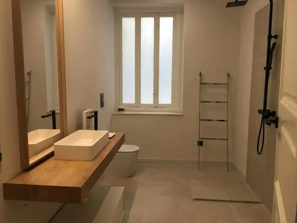 Baño de Piso de alquiler en  Valencia Capital con Aire acondicionado y Balcón
