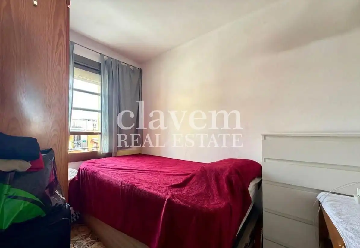 Schlafzimmer von Wohnung zum Verkauf in Barcelona mit Balkon