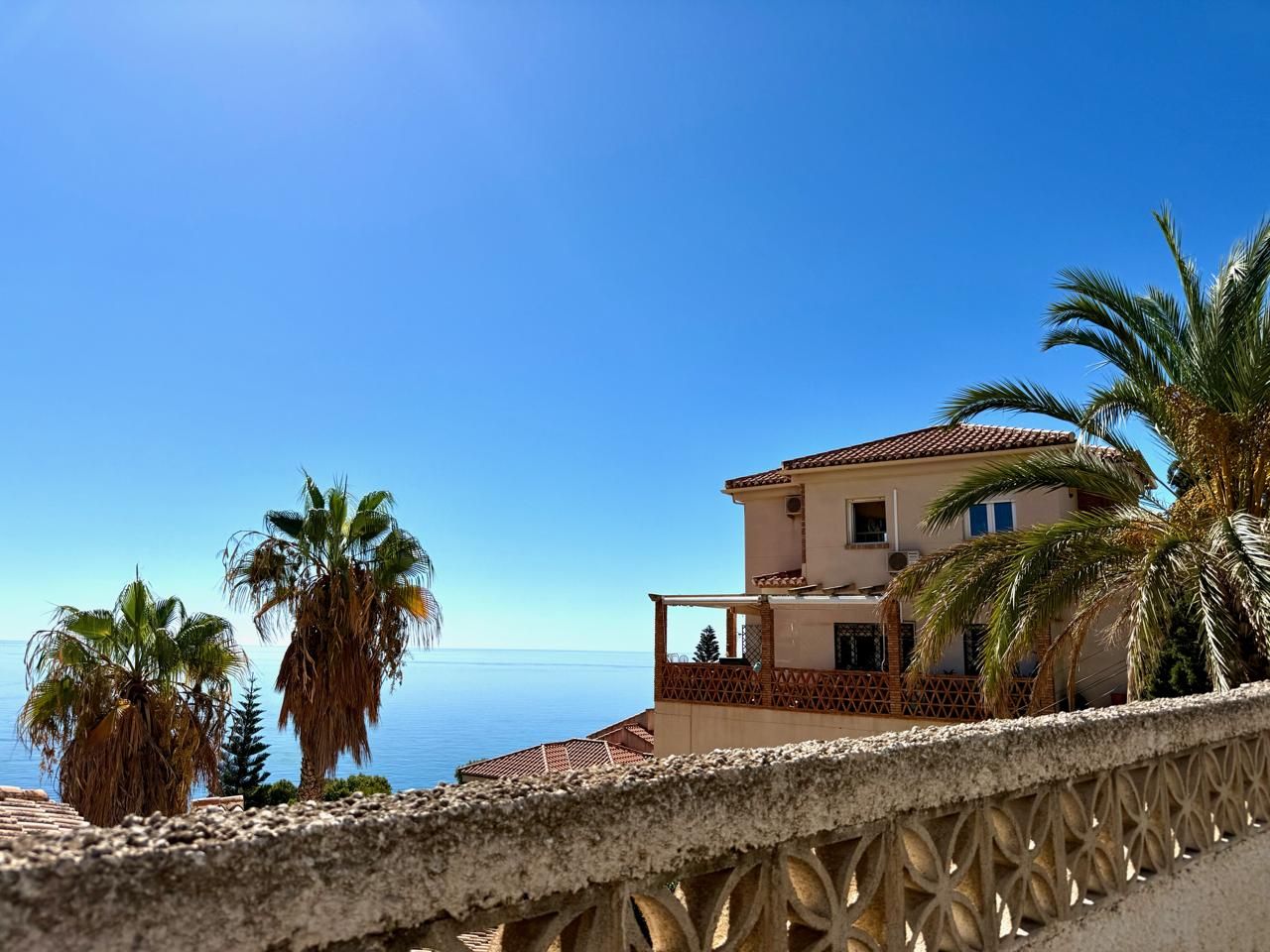 Exterior view of Single-family semi-detached for sale in Almuñécar  with Air Conditioner, Terrace and Community pool