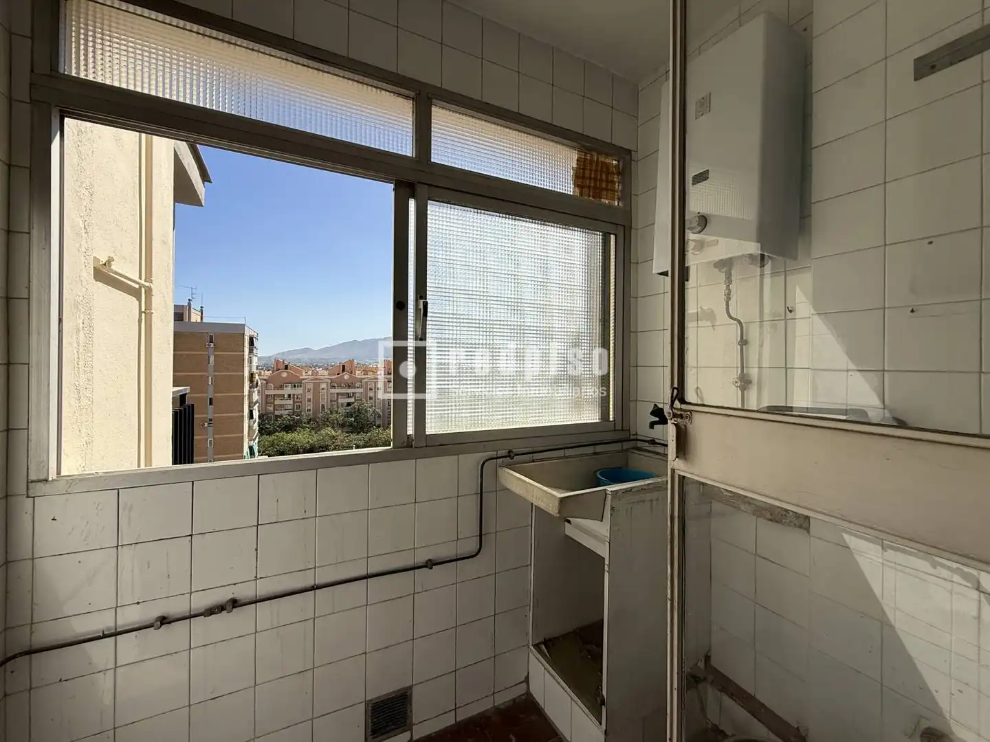 Habitación de Piso en venta en Málaga con Calefacción, Terraza y Alarma