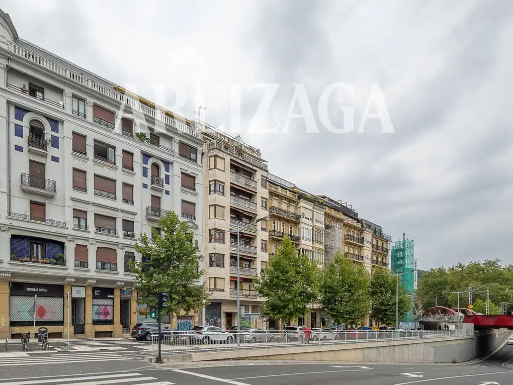 Vista exterior de Piso en venta en Donostia - San Sebastián  con Calefacción y Balcón