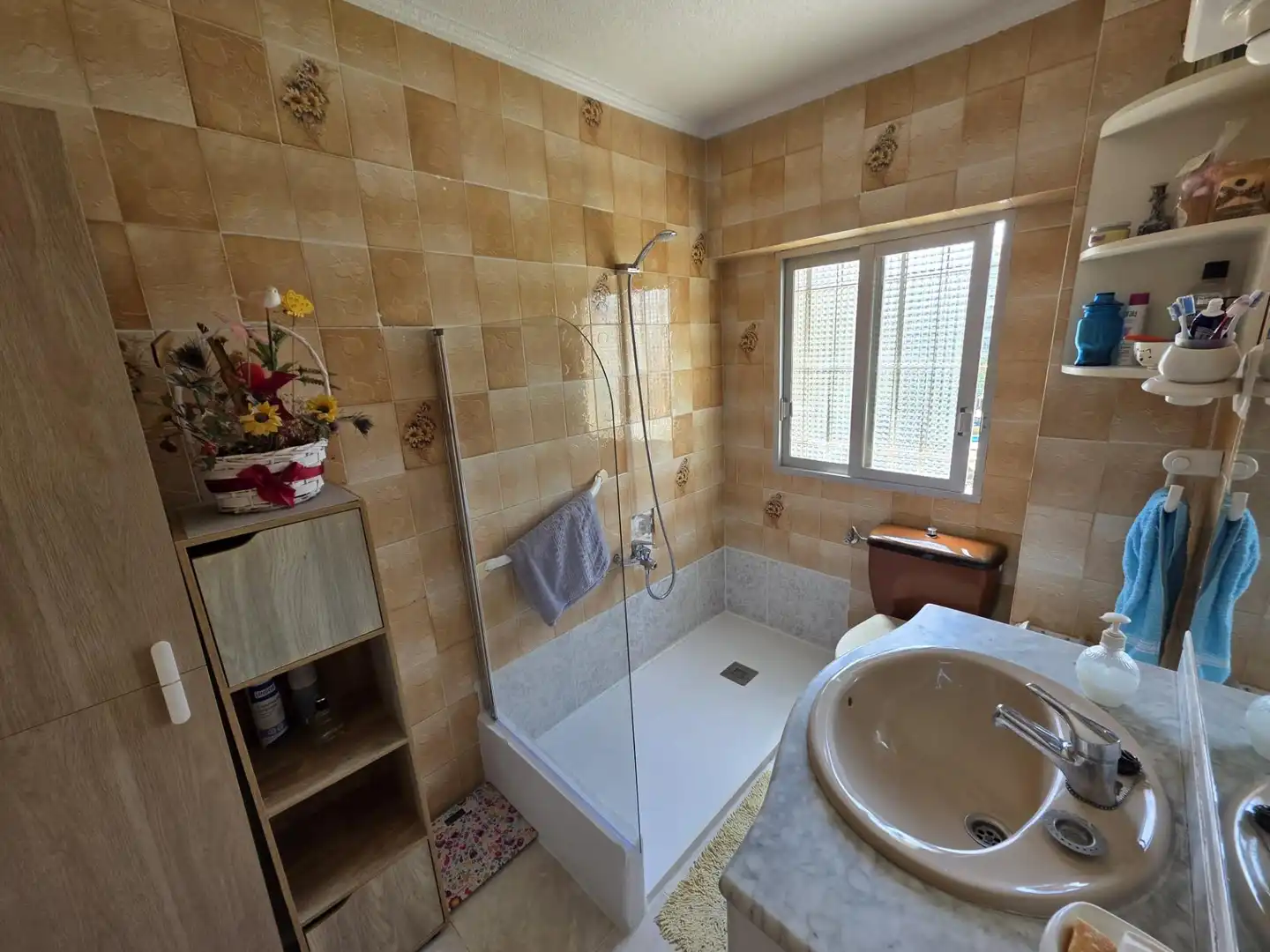 Bathroom of Flat for sale in Benidorm  with Private garden, Furnished and Community pool