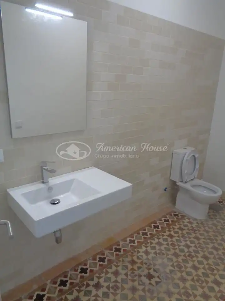 Badezimmer von Büro zur Miete in Núcleo urbano