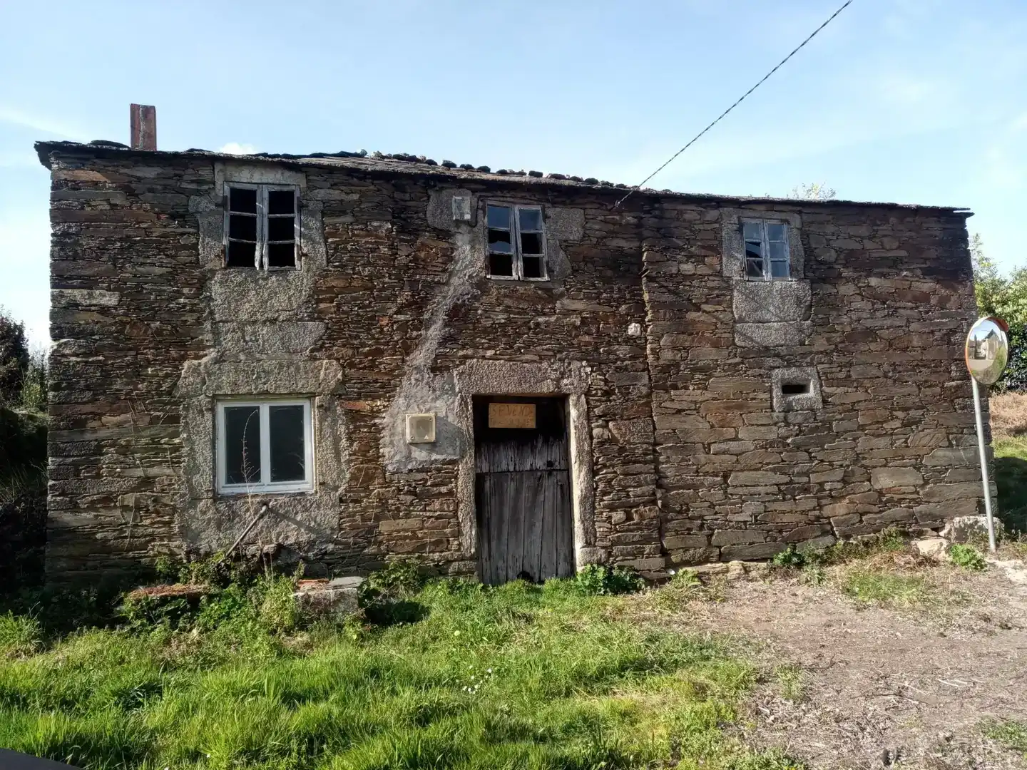 Vista exterior de Pis en venda en Monfero amb Jardí privat, Traster i Forn