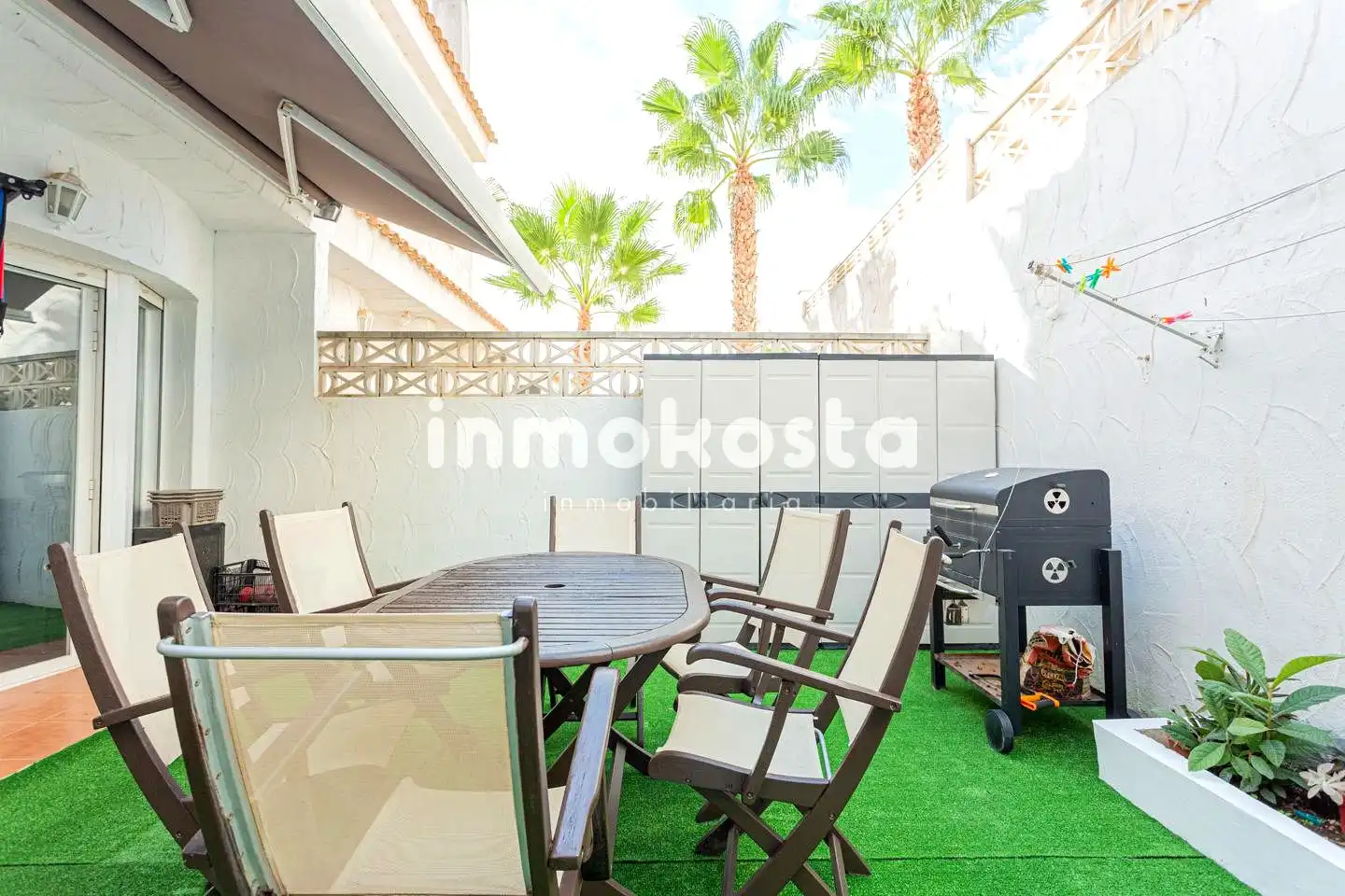 Terrasse von Einfamilien-Reihenhaus zum Verkauf in La Nucia mit Klimaanlage, Privatgarten und Terrasse