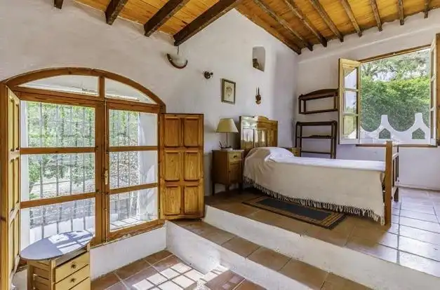Dormitori de Casa o xalet en venda en Turón amb Jardí privat, Terrassa i Traster
