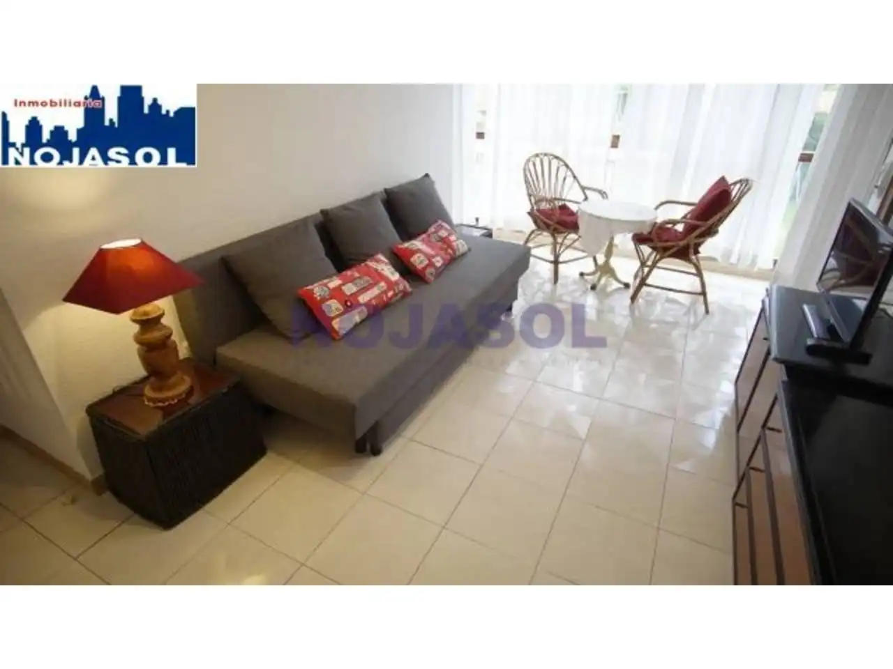 Sala de estar de Apartamento de alquiler en Noja con Terraza y Amueblado