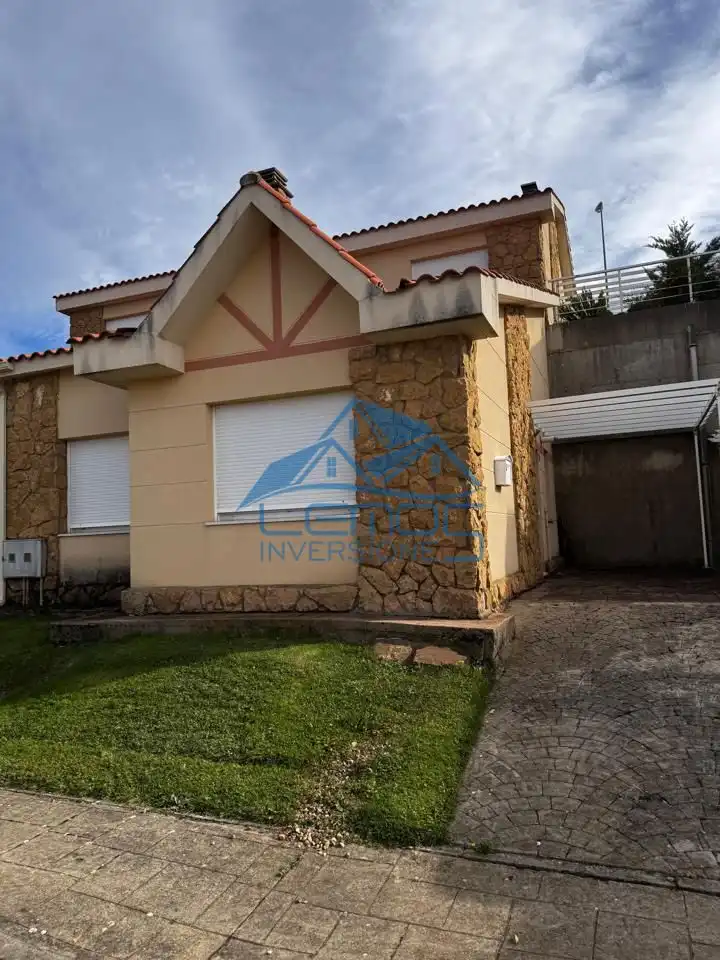 Vista exterior de Casa o chalet en venta en Valverde de la Virgen