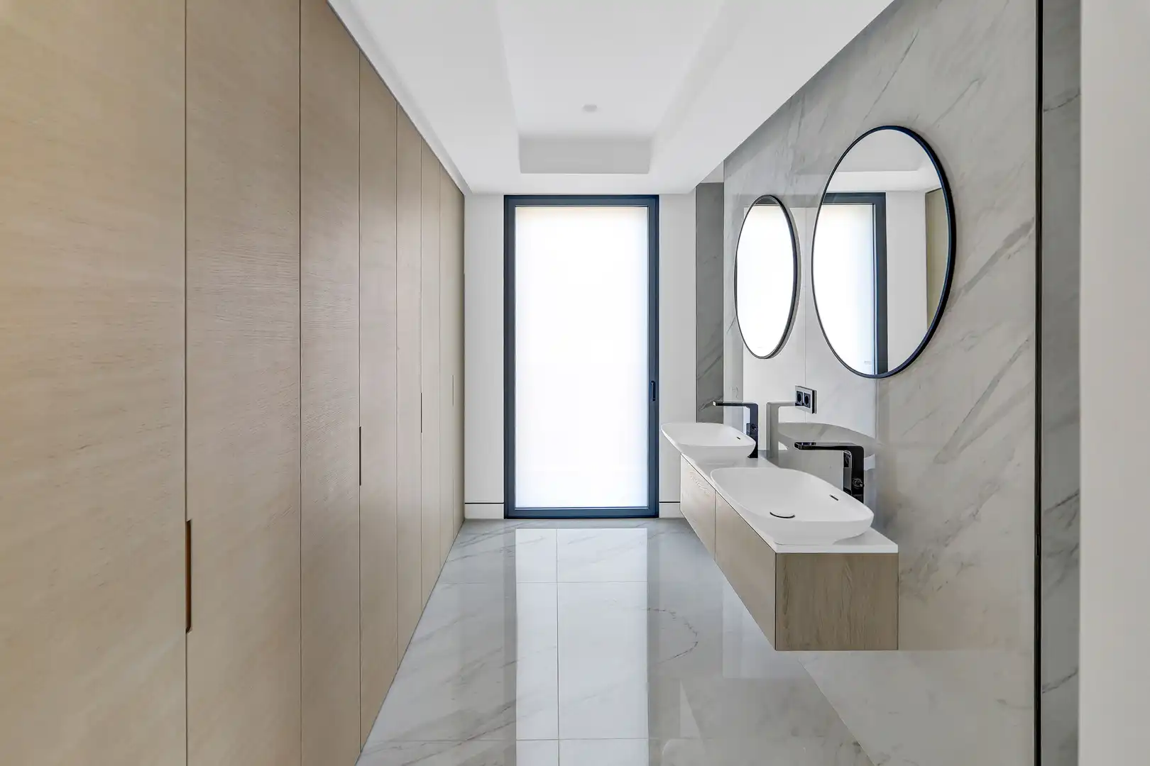 Baño de Apartamento en venta en Estepona con Aire acondicionado, Calefacción y Parquet