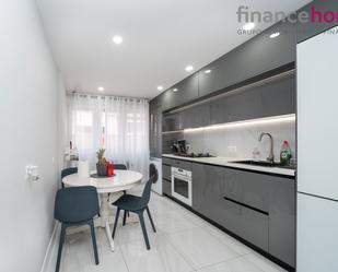Kitchen of Flat for sale in  Madrid Capital  with Air Conditioner, Heating and Furnished