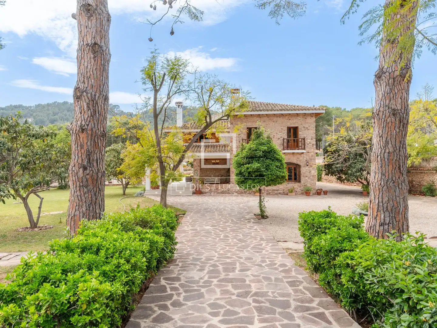 Vista exterior de Casa o xalet de lloguer en Náquera amb Aire condicionat, Calefacció i Jardí privat