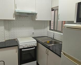 Cuina de Apartament de lloguer en  Lleida Capital amb Calefacció, Parquet i Terrassa
