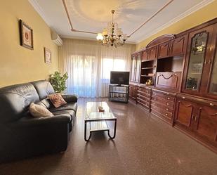 Wohnzimmer von Wohnung zum verkauf in Valtierra mit Klimaanlage und Balkon