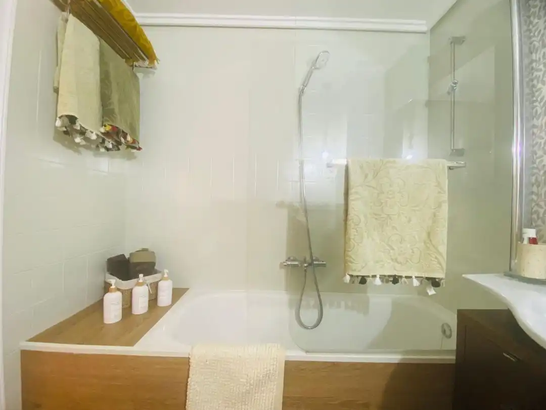 Baño de Piso de alquiler en Ezcaray con Calefacción, Terraza y Balcón