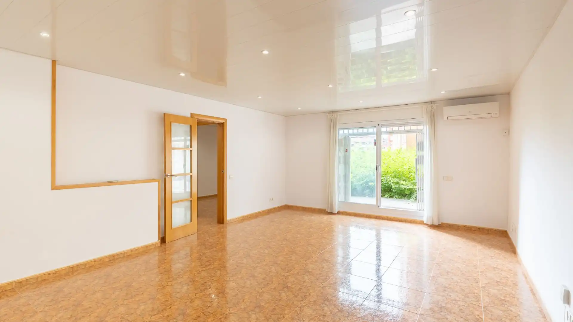 Living room of Flat for sale in Badalona  with Air Conditioner