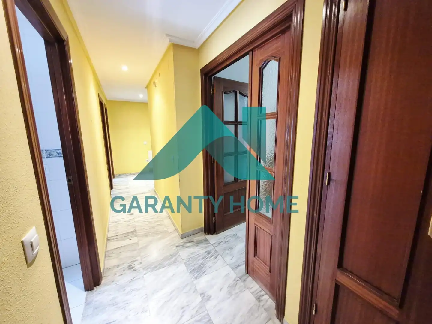 Piso en venta en Cáceres con Terraza, Trastero y Amueblado