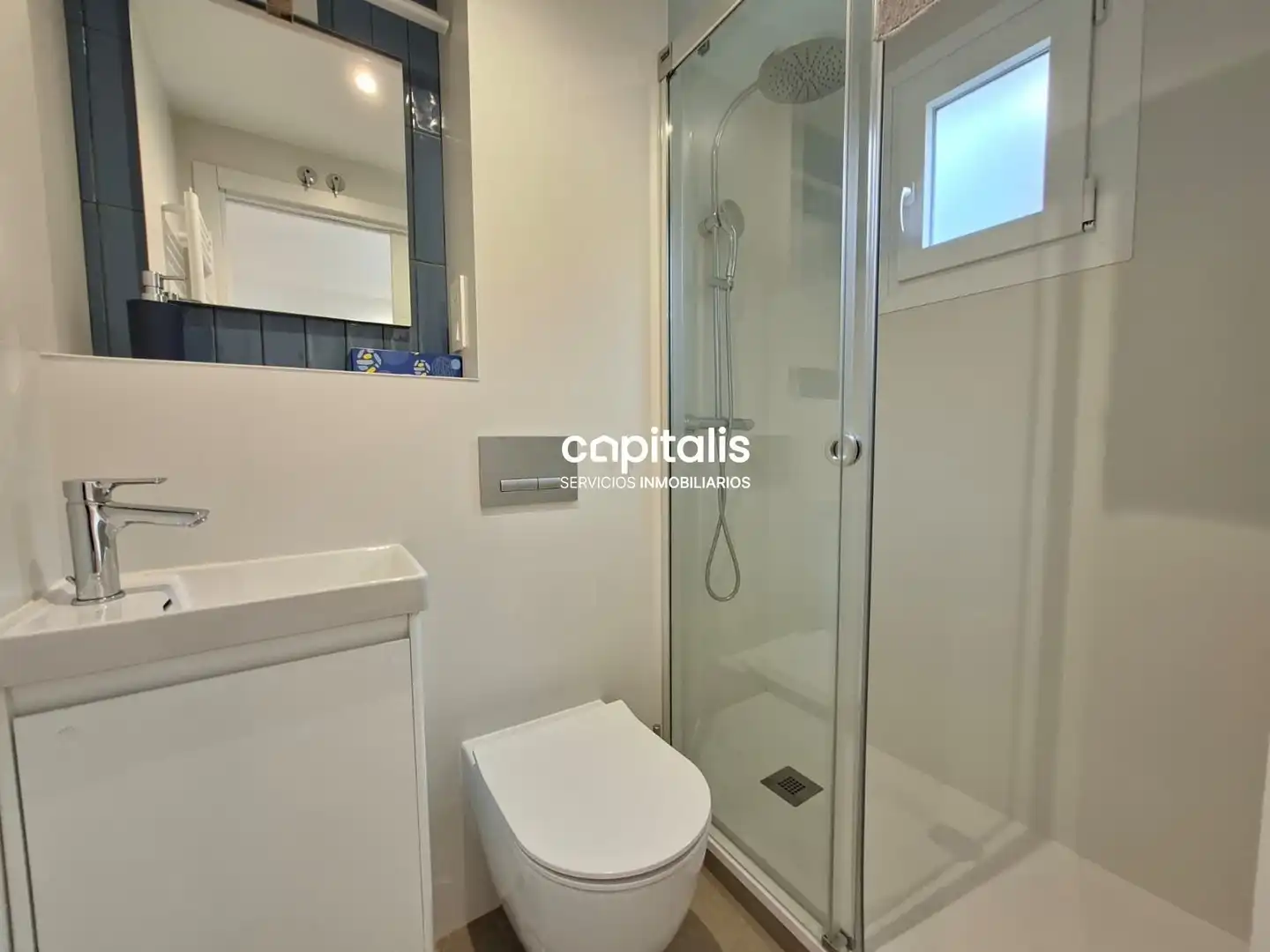 Bathroom of Flat for rent in Madrid  with Air Conditioner, Heating and Furnished