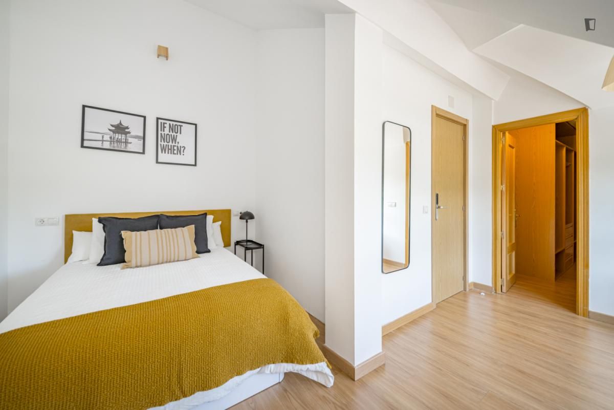 Apartament per a compartir a Valdeacederas