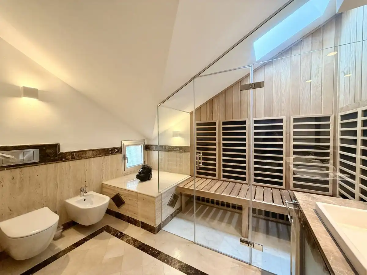 Bathroom of Attic for sale in Marbella  with Air Conditioner, Terrace and Storage room