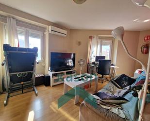 Sala d'estar de Apartament en venda en  Madrid Capital amb Aire condicionat i Calefacció