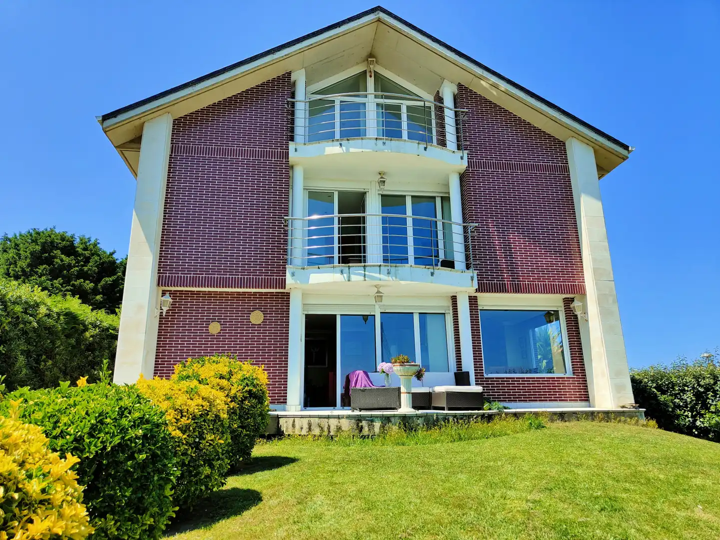 Vista exterior de Casa o chalet en venta en Piélagos con Calefacción, Jardín privado y Parquet