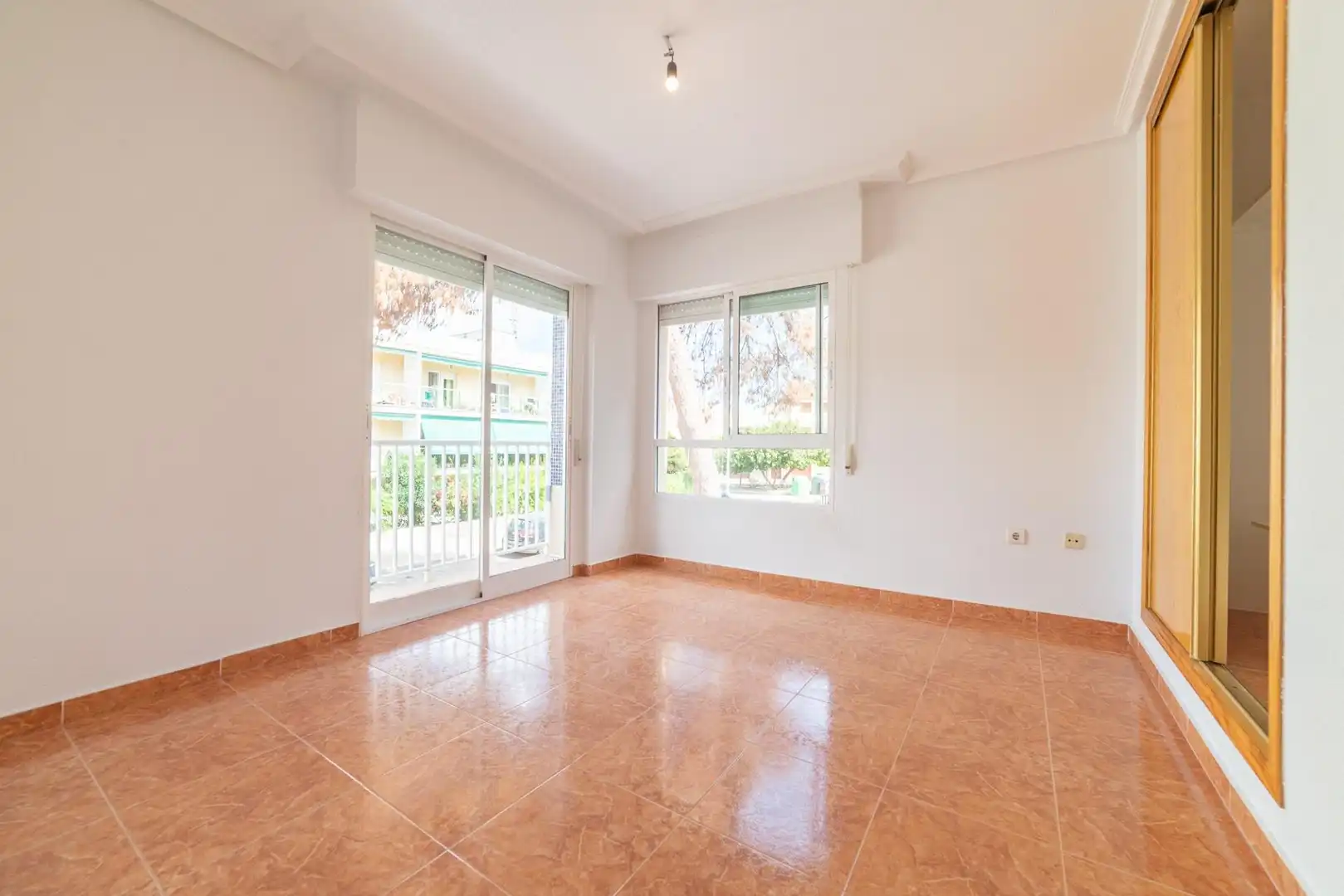 Maison mitoyenne avec terrasse à vendre à JAZMINES, imagen 17