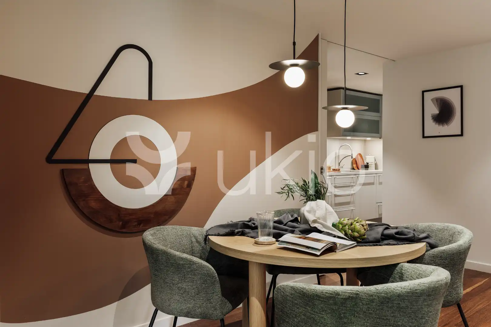 Comedor de Apartamento de alquiler en Barcelona con Aire acondicionado, Calefacción y Amueblado