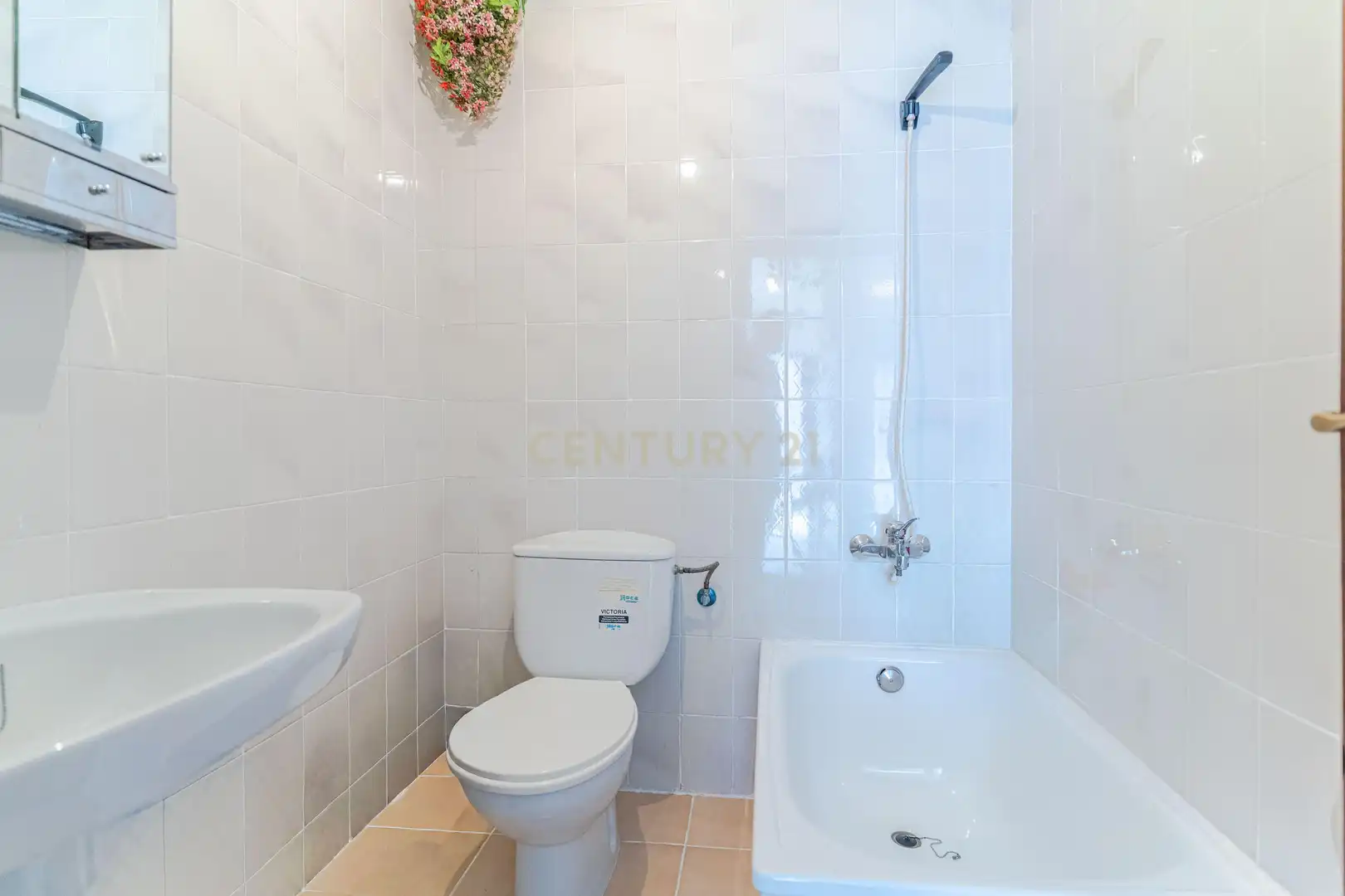Baño de Casa adosada en venta en Albuñol con Trastero, Microondas y Balcón