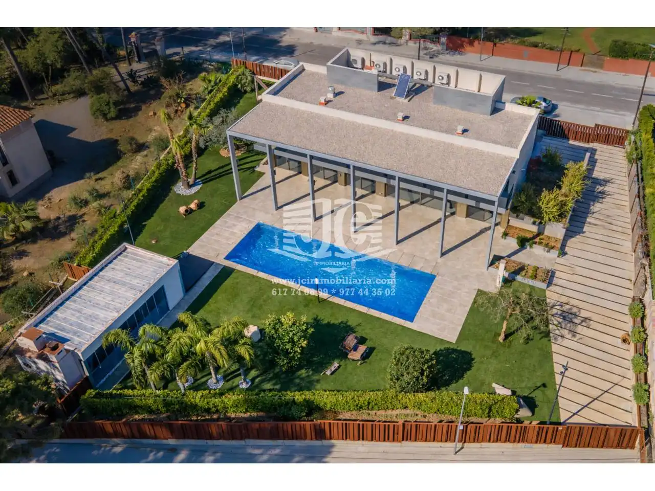 Vista exterior de Casa o xalet en venda en Tortosa amb Aire condicionat, Calefacció i Jardí privat