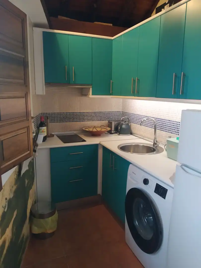 Küche von Dachboden zur Miete in Málaga mit Klimaanlage, Terrasse und Möbliert
