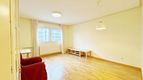 Photo 3 of Flat to rent in Calle de la Maquinilla, Palomeras Sureste,  Madrid Capital