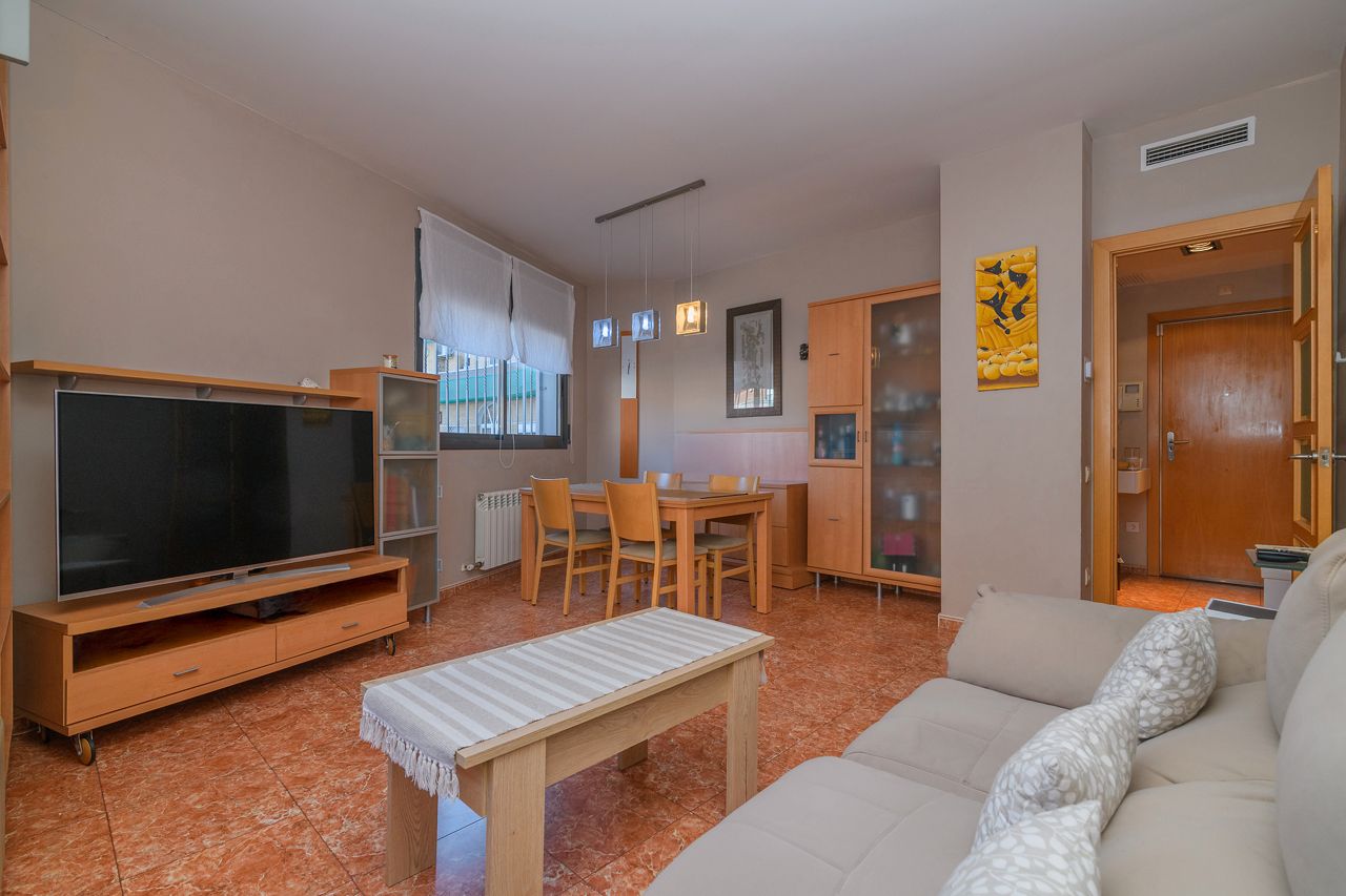 Sala d'estar de Planta baixa en venda en Gavà amb Calefacció i Forn