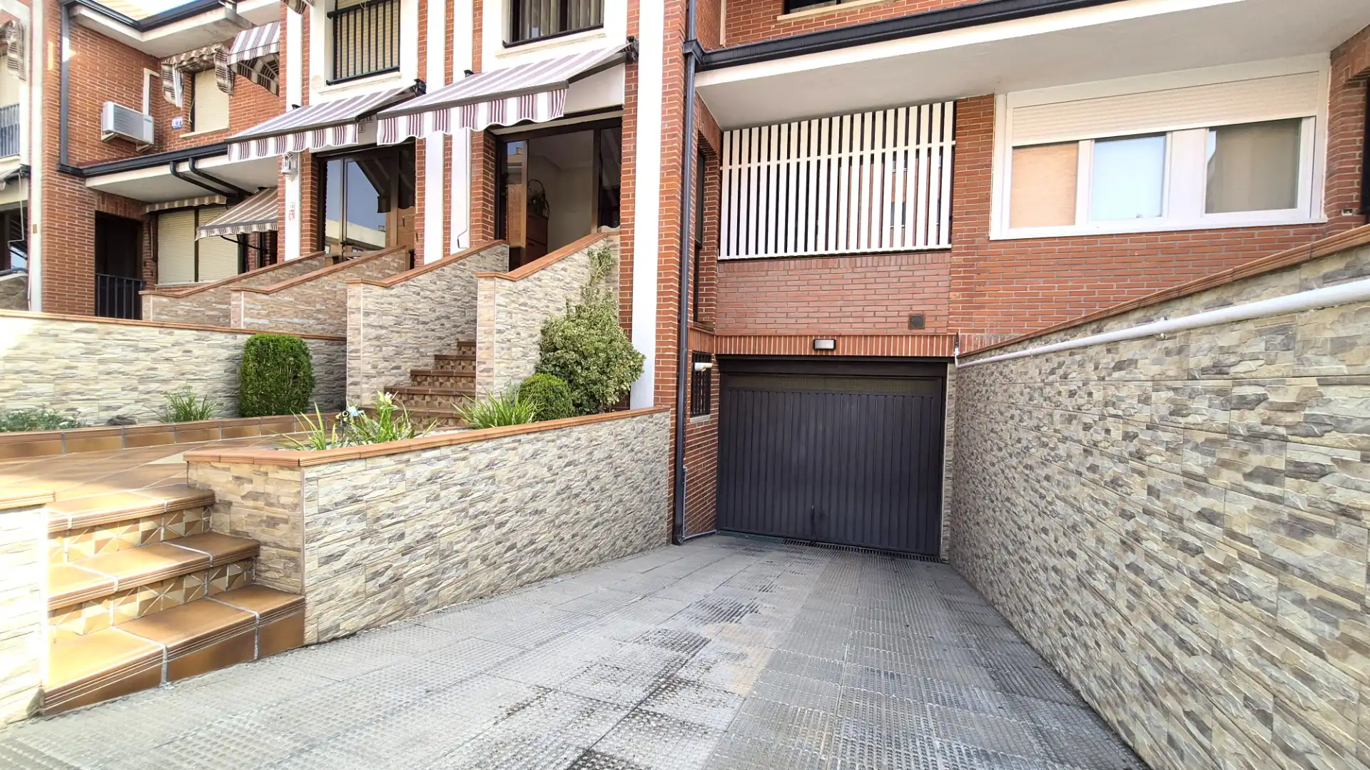 Aparcament de Casa o xalet en venda en Alcalá de Henares amb Aire condicionat, Calefacció i Parquet