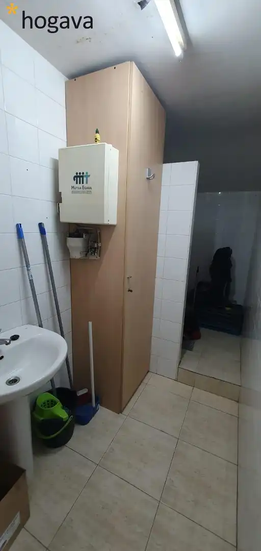 Badezimmer von Fabrikhallen zur Miete in Esparreguera