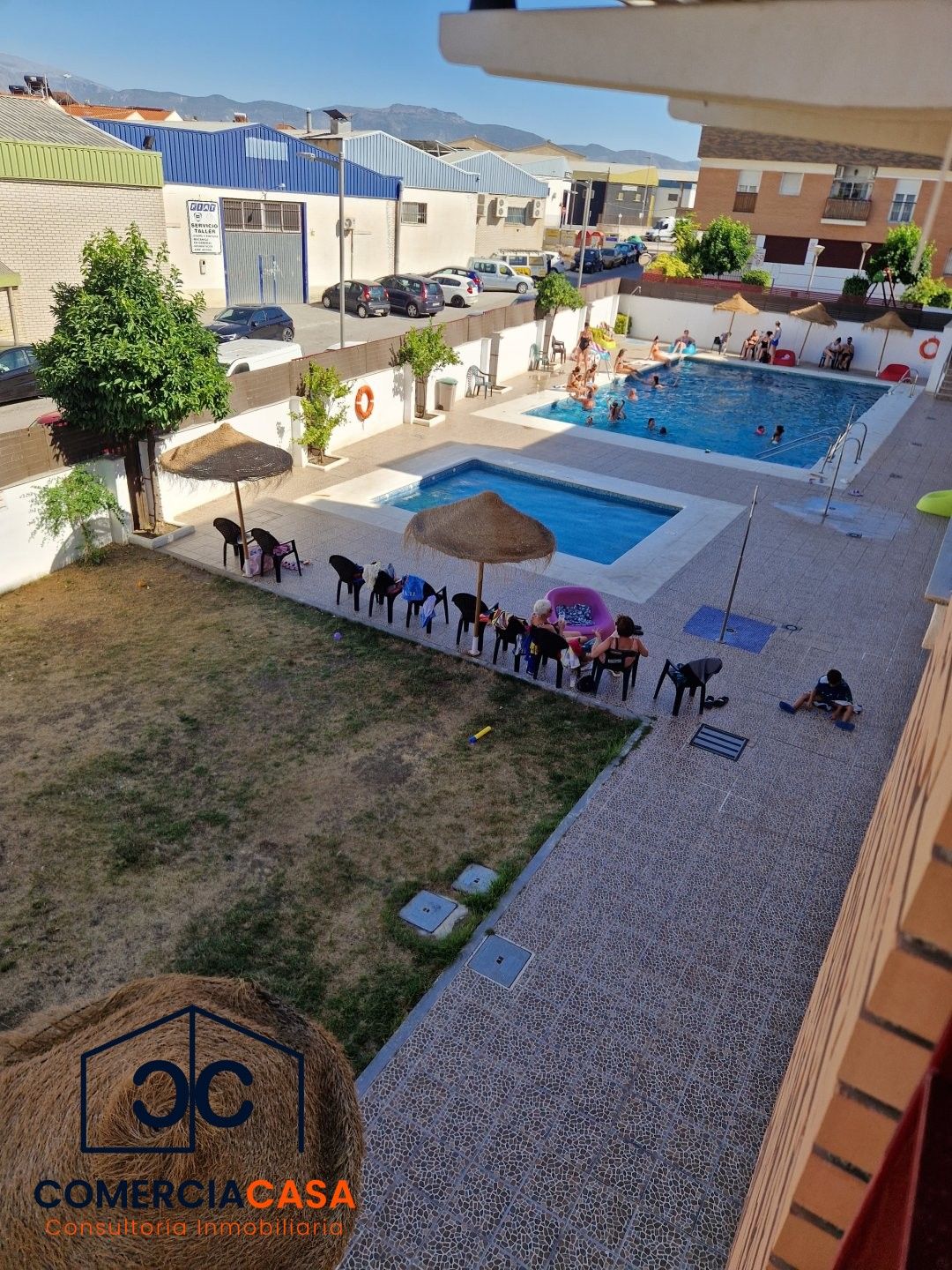 Piscina de Pis de lloguer en Churriana de la Vega amb Piscina i Moblat