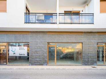 Local comercial en venda a Av Corts Valencianes