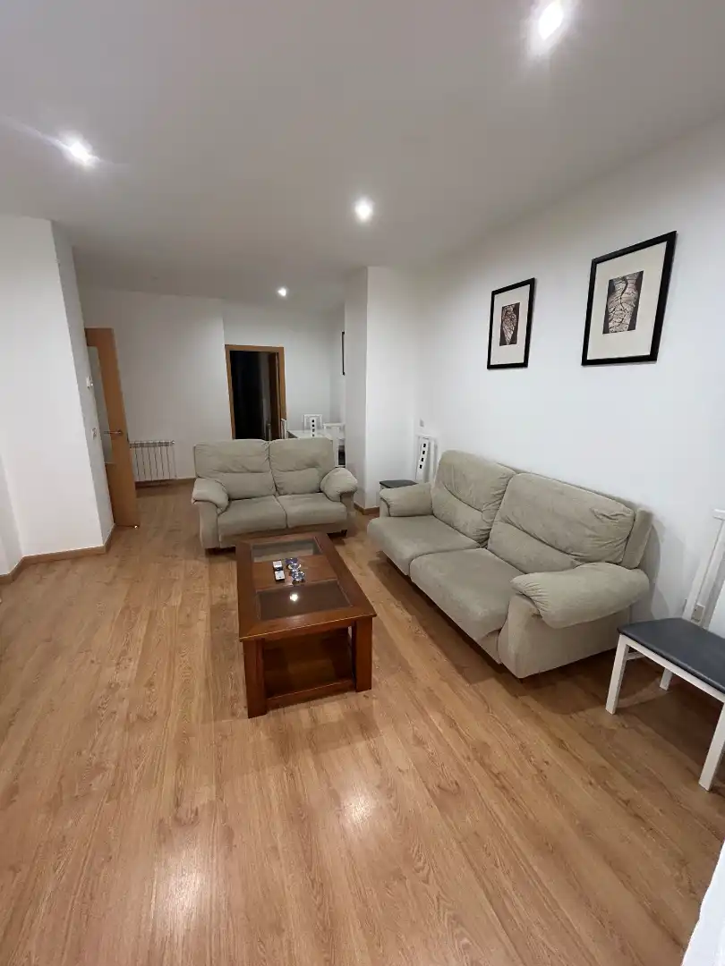 Sala d'estar de Pis de lloguer en Badajoz amb Calefacció, Moblat i Forn