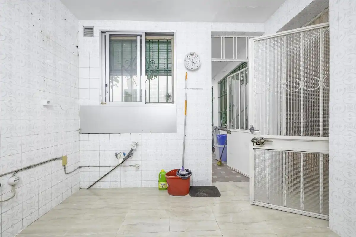 Baño de Casa adosada en venta en Camas con Calefacción, Terraza y Balcón