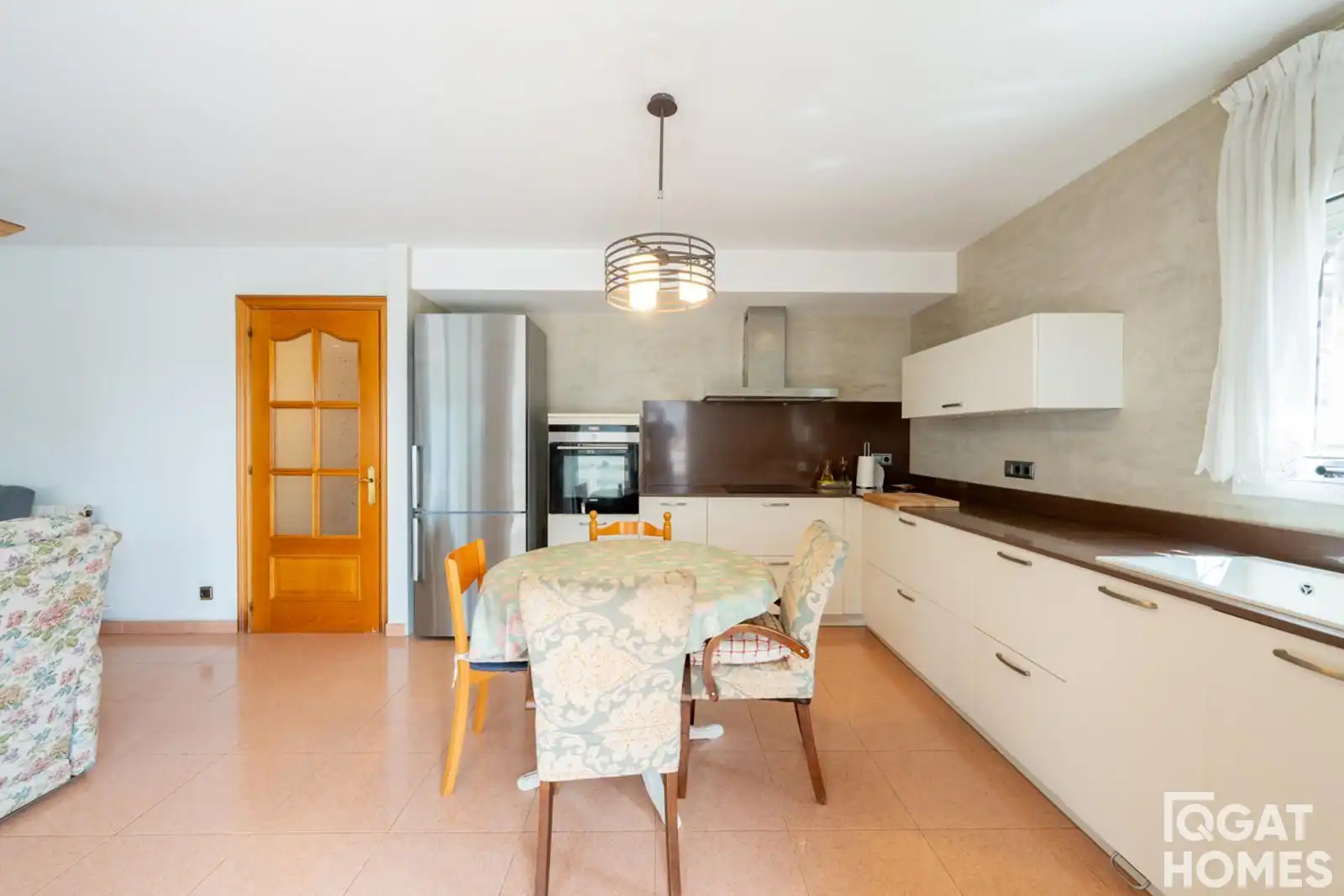 Cuina de Casa o xalet en venda en Sant Cugat del Vallès amb Calefacció, Terrassa i Piscina