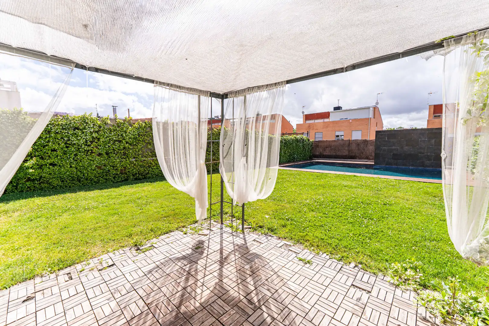Terrassa de Casa adosada en venda en Arroyomolinos (Madrid) amb Aire condicionat, Calefacció i Jardí privat
