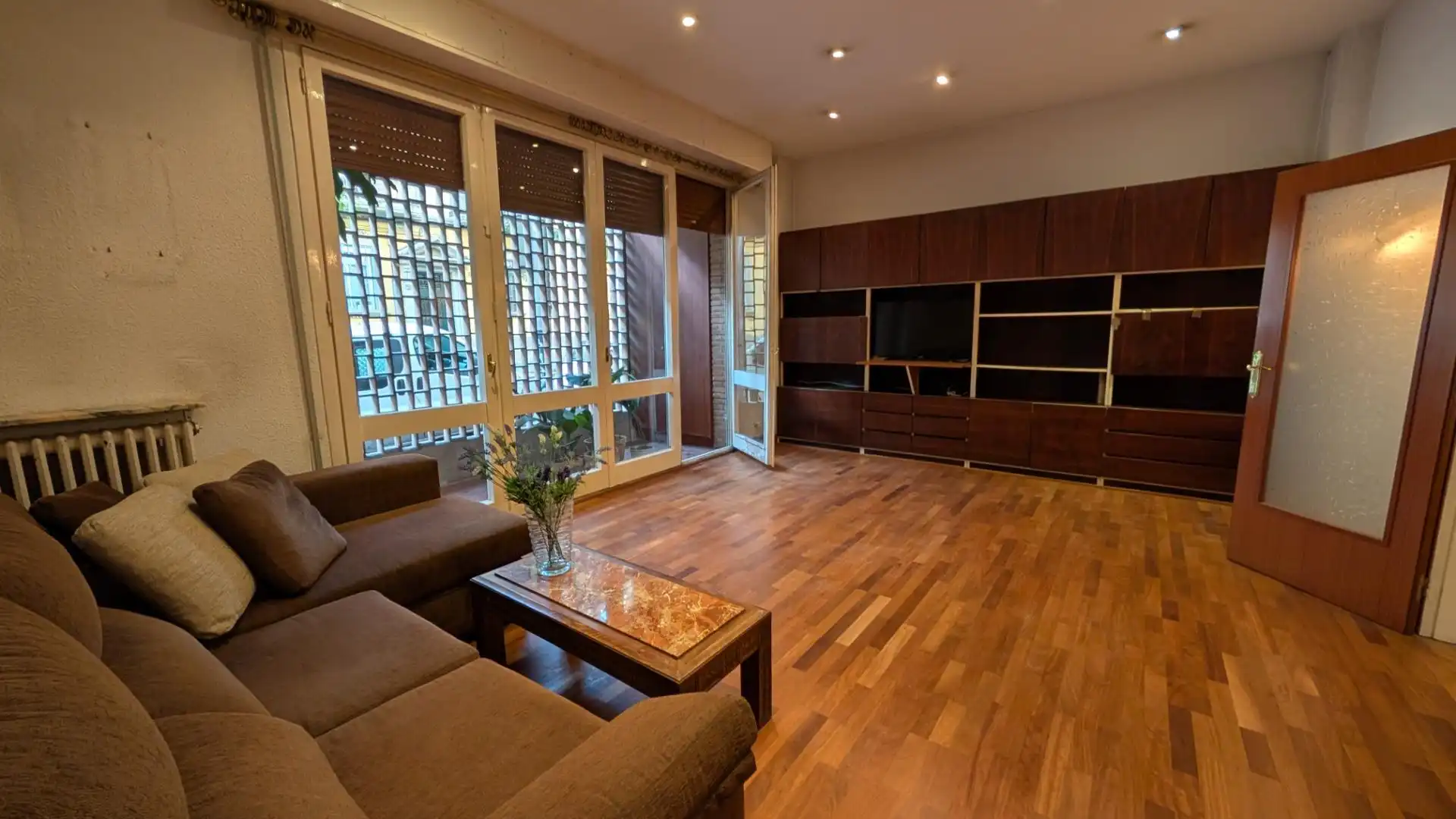 Sala d'estar de Apartament en venda en Barcelona amb Parquet