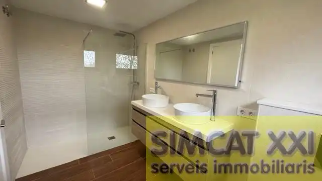 Bathroom of Houses for sale in Avinyonet de Puigventós