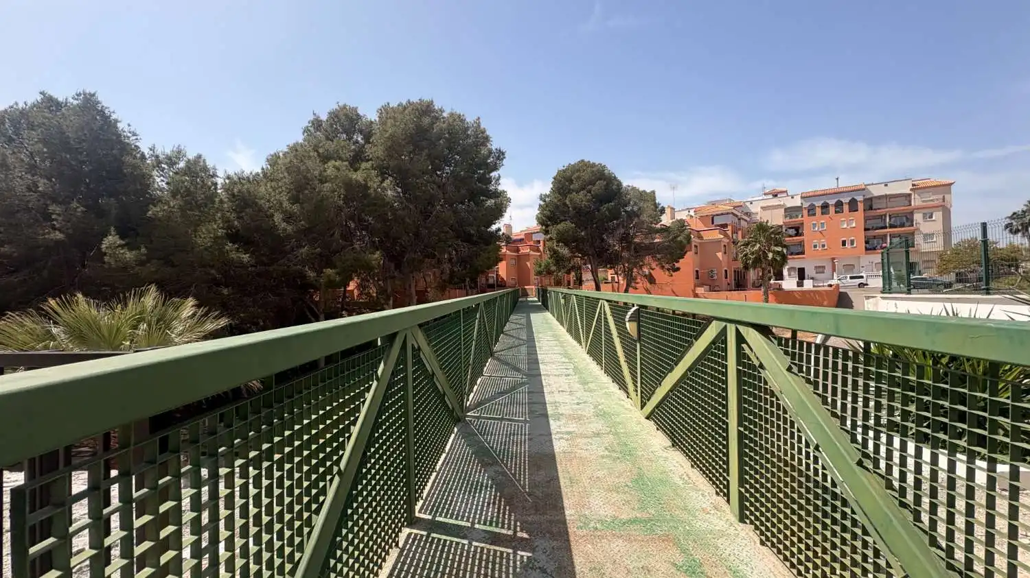 Außenansicht von Wohnungen zum Verkauf in Orihuela mit Klimaanlage, Heizung und Schwimmbad