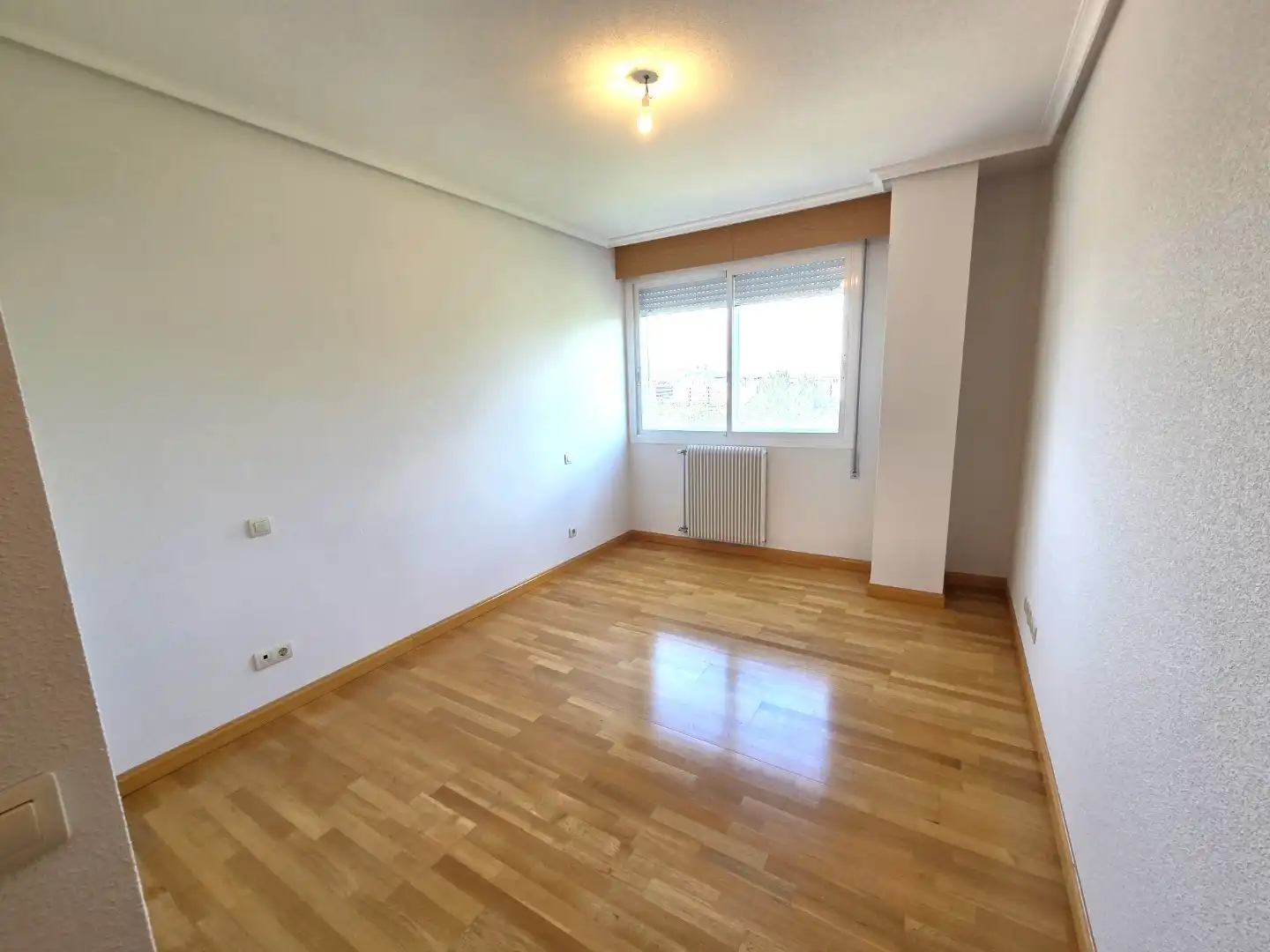 Dormitori de Pis en venda en Burgos amb Calefacció, Parquet i Traster