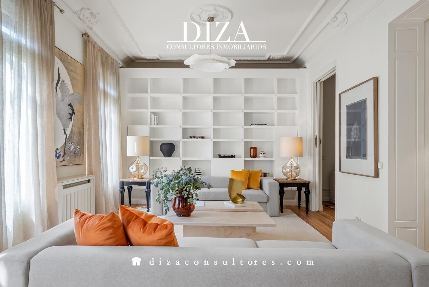 Living room of Flat for sale in  Madrid Capital  with Air Conditioner, Heating and Balcony